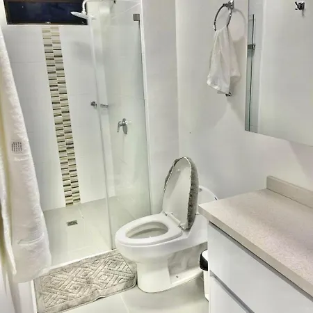 Spacious With Jacuzzi & Balcony Near The Apartamento