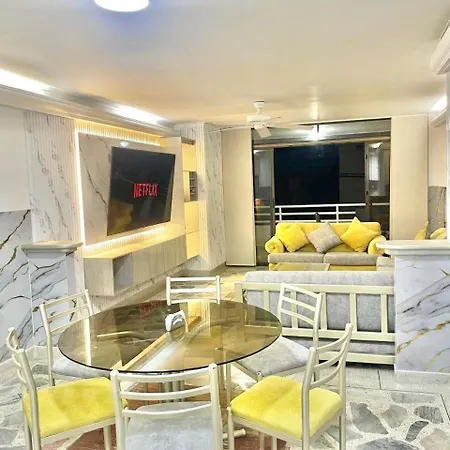 Spacious With Jacuzzi & Balcony Near The Apartment *