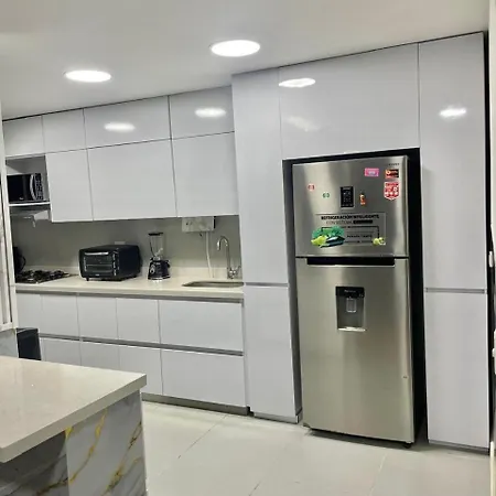 Apartamento Spacious With Jacuzzi & Balcony Near The